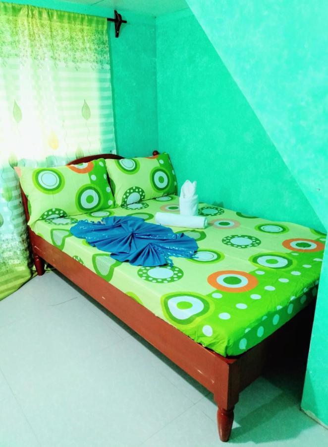 Blue Lagoon Inn, Pagudpud Bagian luar foto